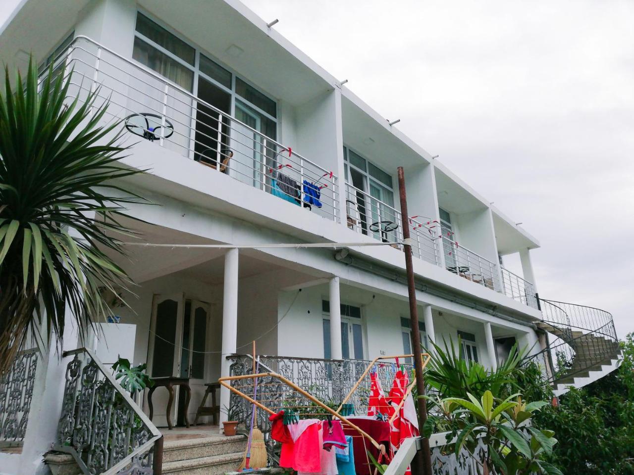 Albatross Kvariati Guest House 외부 사진